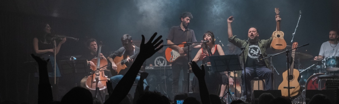 Rojo y Negro en el CAFF: El regreso del Club Artístico Libertad, un colectivo que canta y resiste.