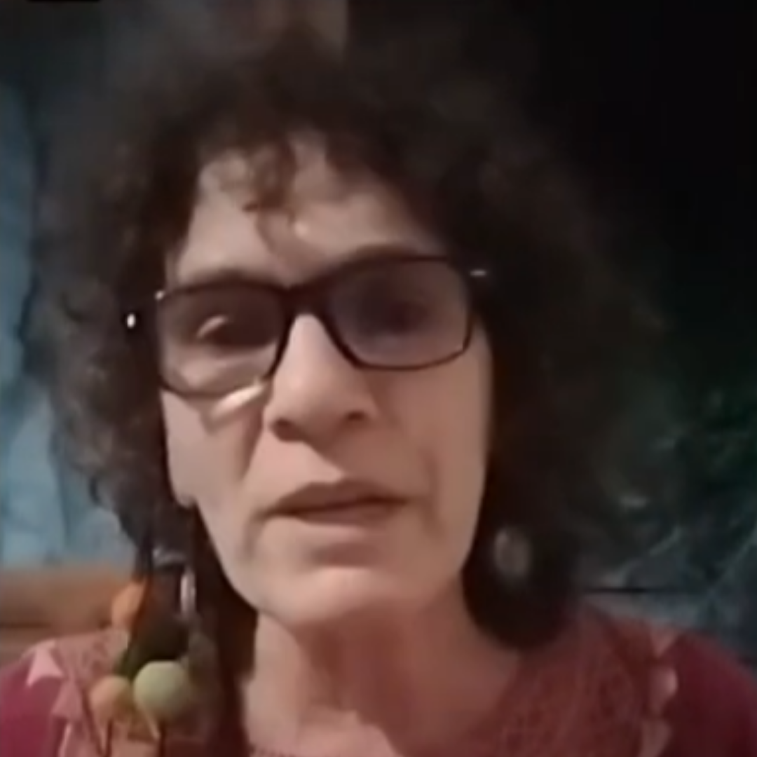 ¡No me sueltes, carnaval! – Ana Radusky en Revuelto.