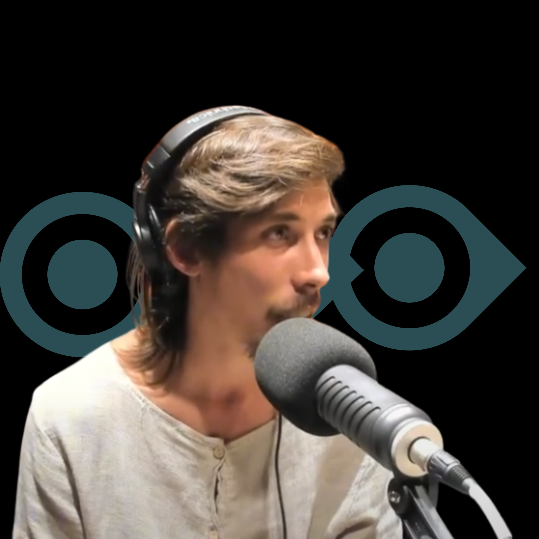 «Empecé a tocar en el tren para generar recursos» – Sasha Vuela