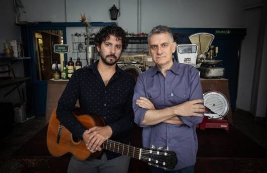 Alejandro Viola presenta: Sureño