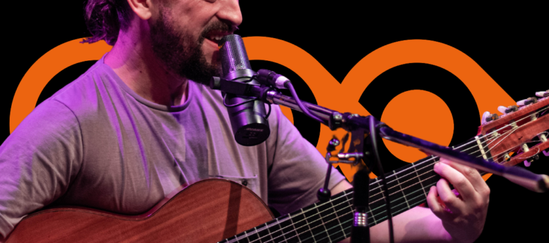 «Es el primer disco que nace de tocar en grupo» Tincho Acosta