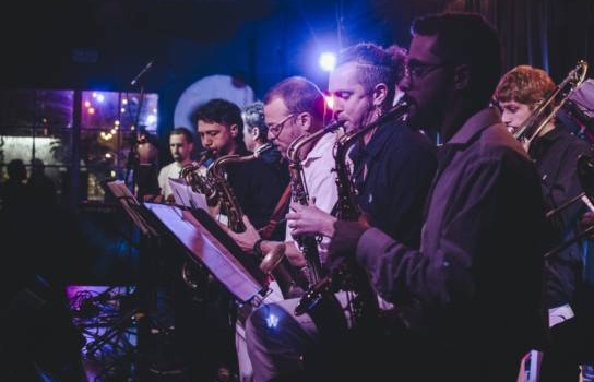 Jazz y algo mazz-LA PARDO BIG BAND