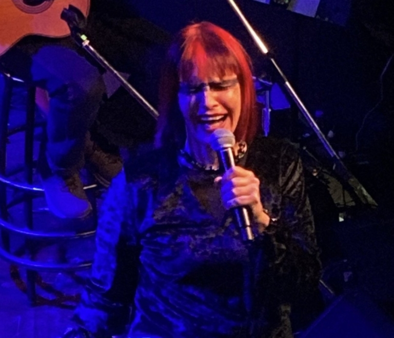 “Fabiana Cantilo en Café Berlín – Entre clásicos, nuevas voces y abrazos”