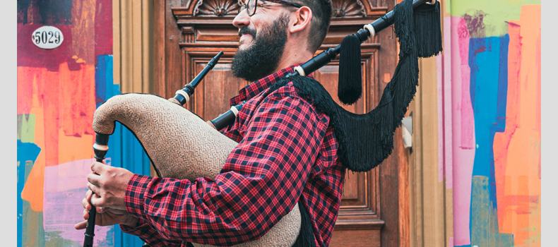 Santiago Molina presenta Desde un nuevo lugar en Café Berlín