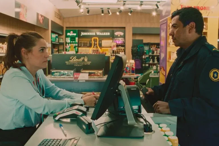 Un cabo suelto: un policía fuera de lugar, un cine que se resiste a los algoritmos