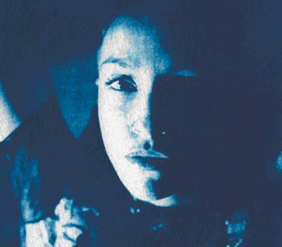 Manon Segret presenta CR0N0S