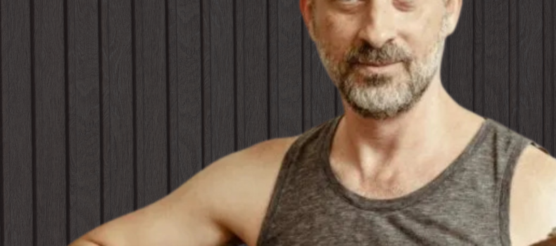 Lucas Santtana. Ocho idiomas, una memoria.