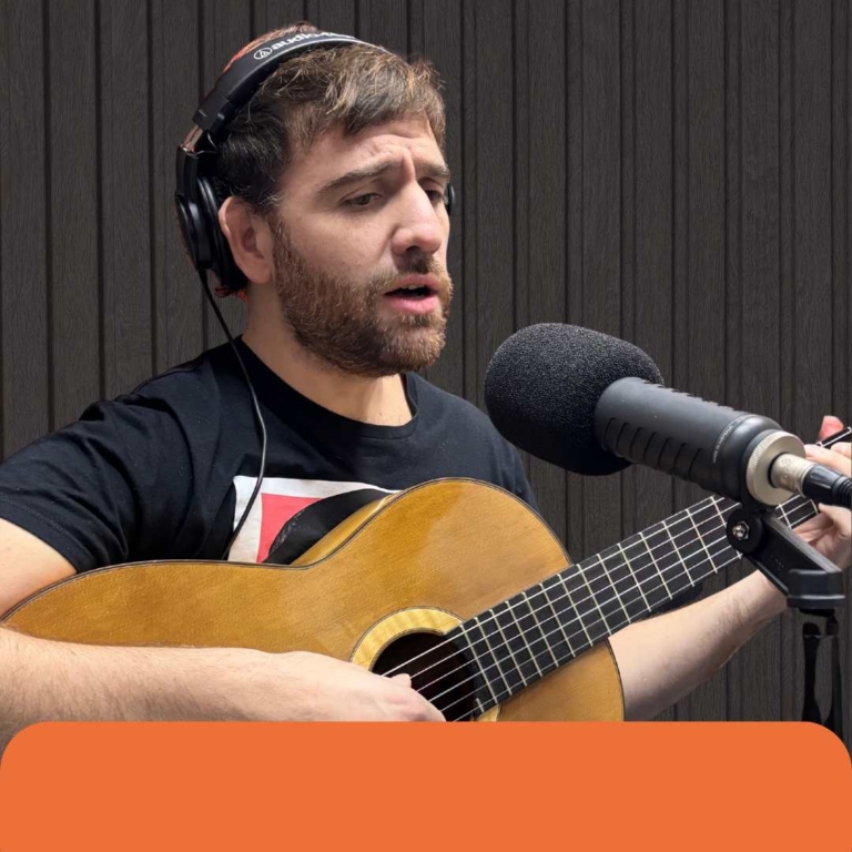 Paraná Berreta: Larralde, Iorio y el Indio en una misma guitarra