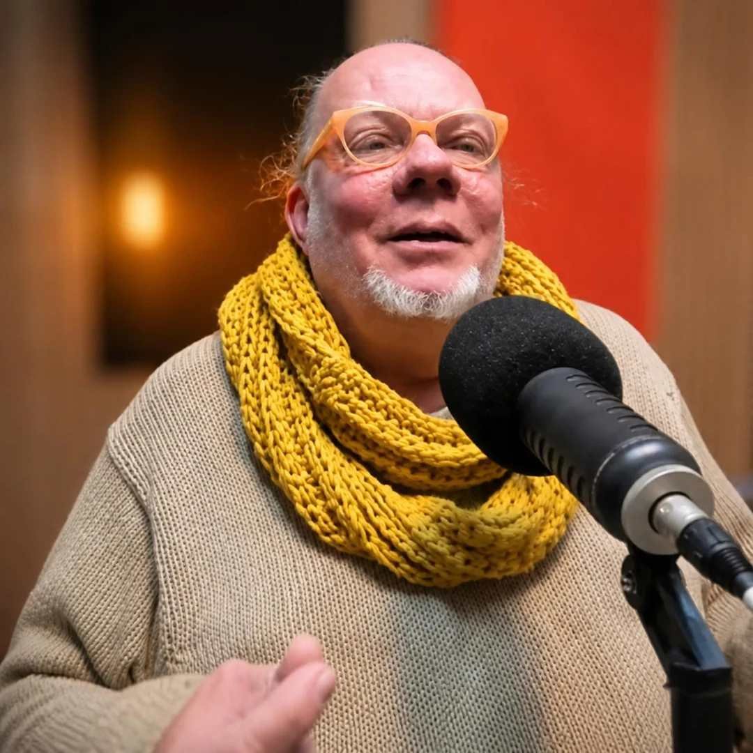La túnica naranja era teatro | El Brujito Maya